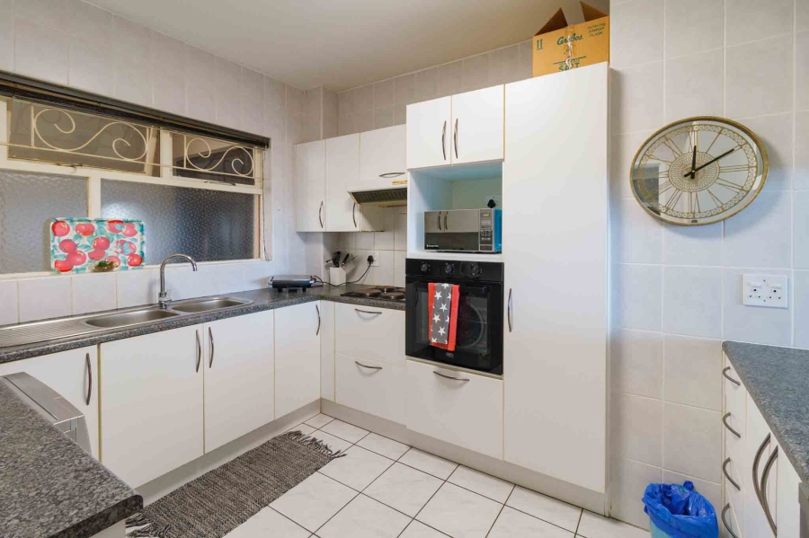 To Let 2 Bedroom Property for Rent in Sea Point Western Cape